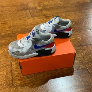 Nike Air Max tennis shoes